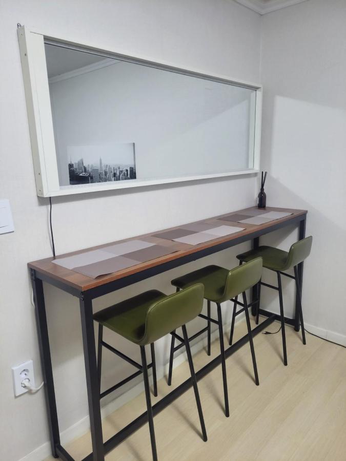 Newly Renovated 2 Bedroom Apartment #7 Séoul Extérieur photo